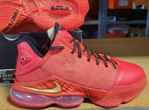 Giay Nike LeBron 19 Low 'Light Crimson' DO9829-600