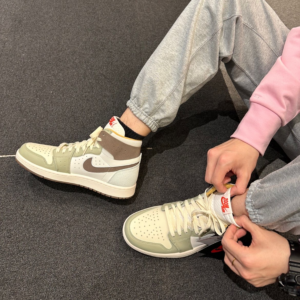 Giay Nike Air Jordan 1 High CMFT 2 'Year Of The Rabbit' FD4327-121