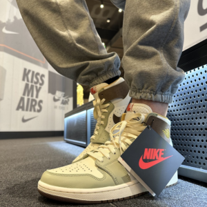 Giay Nike Air Jordan 1 High CMFT 2 'Year Of The Rabbit' FD4327-121