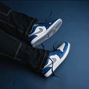 Giay Nike Air Jordan 1 Low 'True Blue Cement' 553558-412