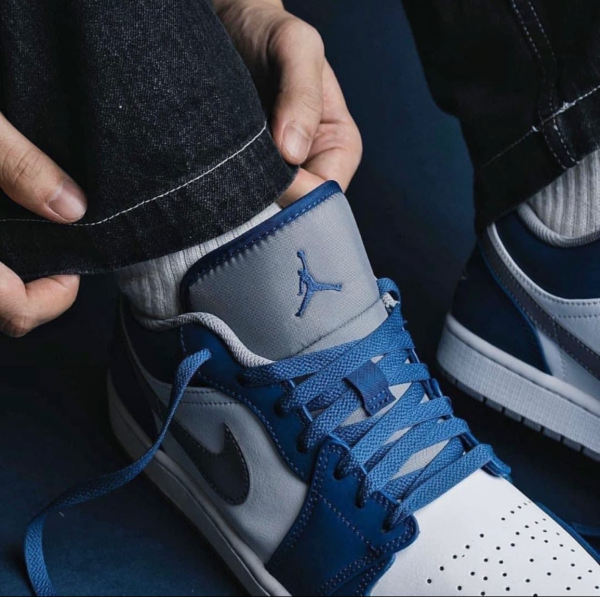 Giay Nike Air Jordan 1 Low 'True Blue Cement' 553558-412