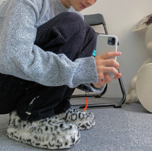 Giay Vans Sandy Liang Classic 'Fuxxy Leopard' VN0A3JEZWVZ