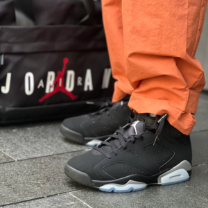 Giay Nike Air Jordan 6 Retro 'Chrome' DX2836-001