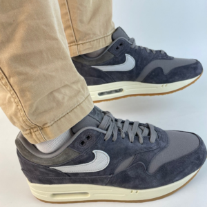 Giay Nike Air Max 1 Premium Crepe 'Soft Grey' FD5088-001