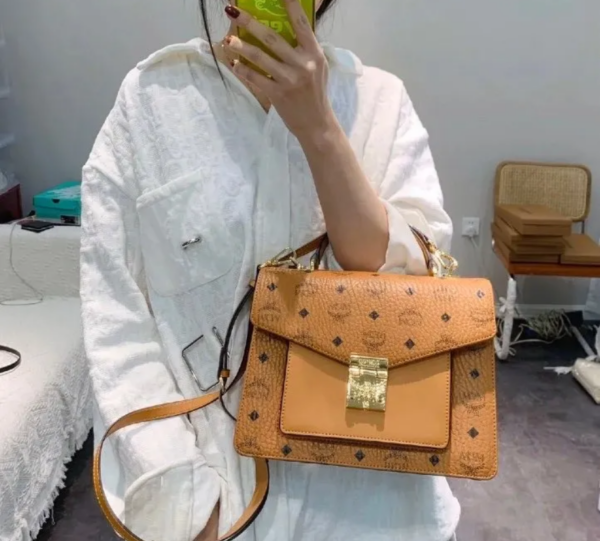 Túi MCM Patricia Satchel in Visetos MWE8APA67CO001 - Ảnh 3