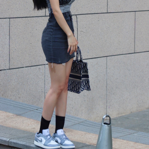 Giày Nike Air Jordan 1 Low (GS) 'Vintage Grey' 553560-053 - Ảnh 2