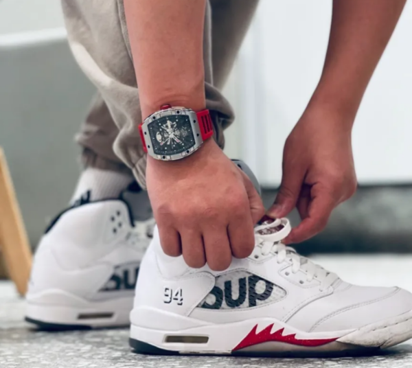 Giay Nike Supreme x Air Jordan 5 Retro 'White' 824371-101