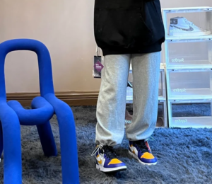 Giay Nike Air Jordan 1 Mid GS 'Lakers' DQ8423-517