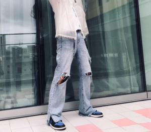 Giay Nike Air Jordan 1 Mid 'Royal Splatter' 554724-048