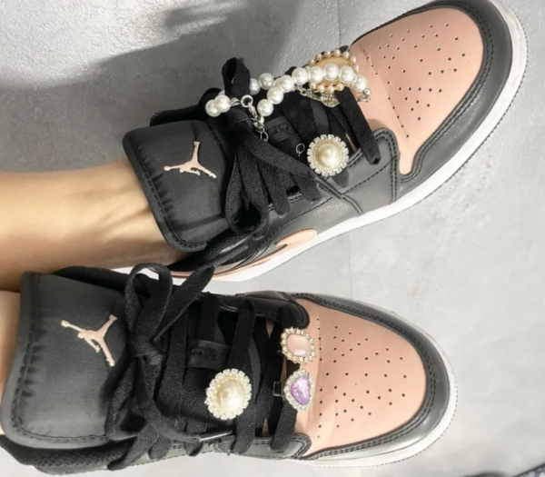 Giày Nike Air Jordan 1 Low GS 'Crimson Tint' 553560-034 - Ảnh 4