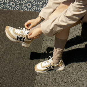 Giay MLB Chunky Jogger New York Yankees 'Beige' 3ASXX112N-50BGS