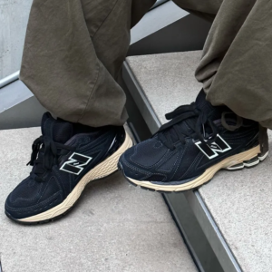 Giay New Balance 1906R 'Black Taos Taupe' M1906RK