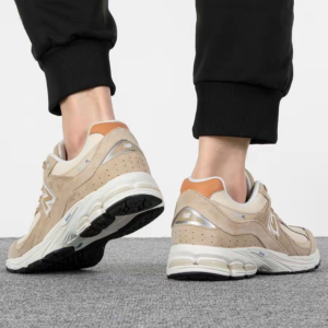 Giay New Balance 2002R Big Kid 'Incense Sandstone' GC2002EF