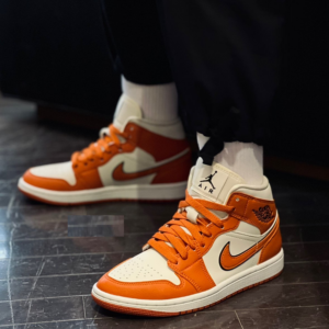 Giay Nike Air Jordan 1 Mid SE 'Sport Spice' DV1302-100