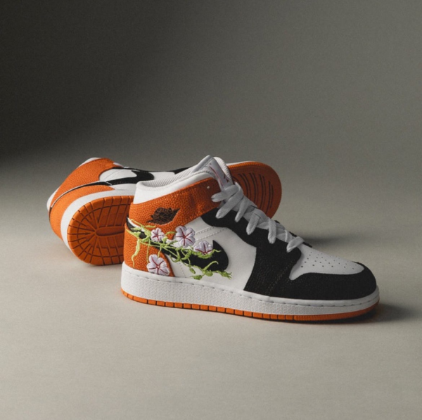 Giay Nike Air Jordan 1 Mid 'Floral' DQ8390-100