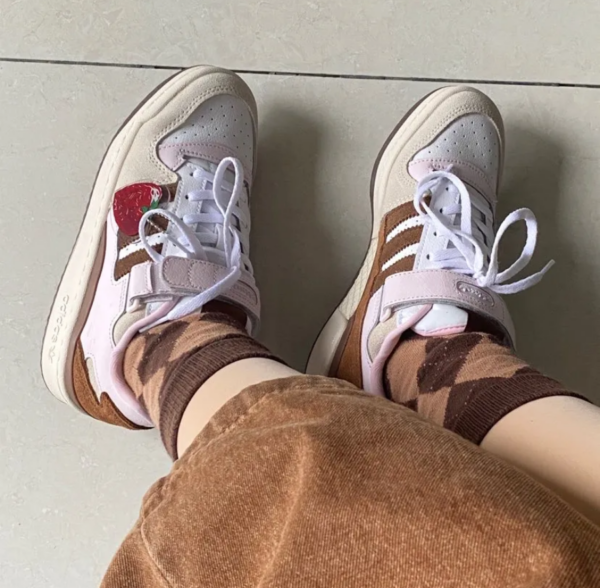 Giay Adidas Forum Low 'Chocolate To My Strawberry' GY6783