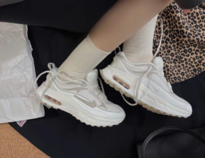 Giay Nike Air Max Bliss 'Triple White' FD1453-030