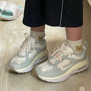 Giay Nike Air Max Bliss 'Light Silver Sail' FB7170-111