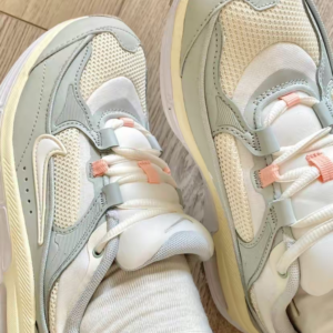 Giay Nike Air Max Bliss 'Light Silver Sail' FB7170-111