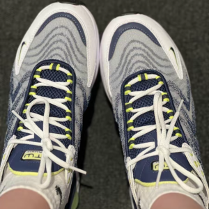 Giay Nike Air Max TW 'White Lemon Twist Navy' DQ3984-101