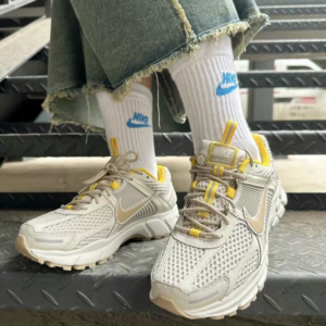 Giay Nike Air Zoom Vomero 5 'Light Bone' FJ7694-020