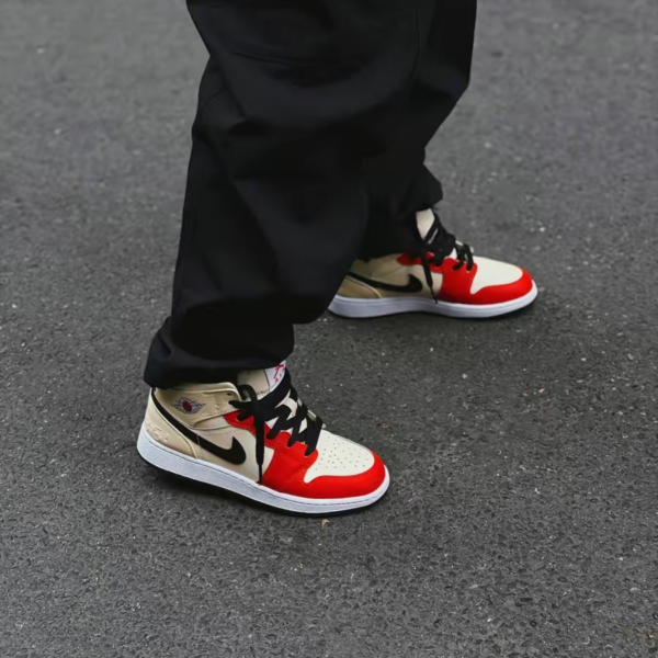 Giay Nike Air Jordan 1 Mid SS GS 'Dunk Contest' DV7012-100