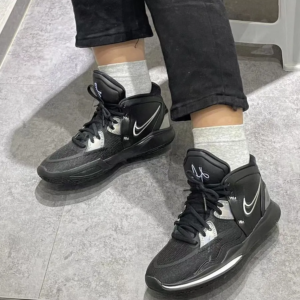 Giay Nike Kyrie Infinity GS 'Black Metallic Silver' DD0334-005