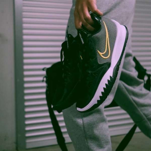 Giày Nike Kyrie Low 4 'Takashi' CZ0105-001 - Ảnh 2