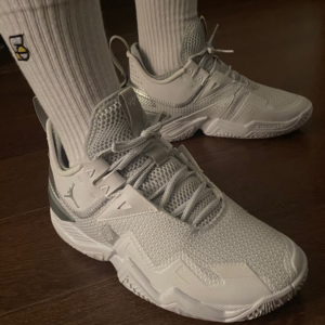 Alternative view of Giày Nike Jordan Westbrook One Take 'Triple White' CJ0781-100