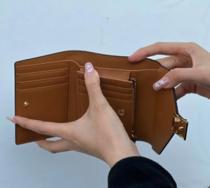 Vi MCM Wallet 3-Fold 'Brown' MYSAAPA02CO001