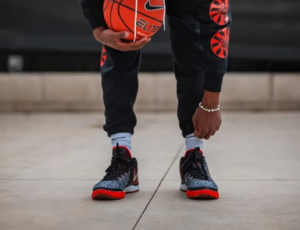 Giay Nike FaZe Clan x Zoom LeBron NXXT Gen EP 'Bred' DR8788-001