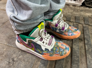 Giay Nike Kyrie 8 GO 'Circle Of Life' DQ8076-011