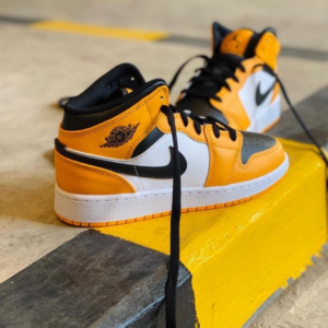 Giay Nike Air Jordan 1 Mid GS 'Taxi' 554725-701