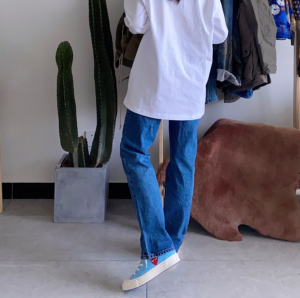 Alternative view of Giày Converse Comme des Garçons PLAY x Chuck 70 Low 'Bright Blue' 168303C