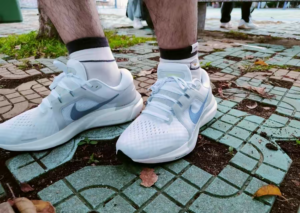 Giay Nike Air Zoom Vomero 16 'White Imperial Blue' DA7245-101