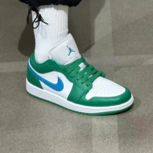 Giay Nike Air Jordan 1 Low 'Lucky Green' DC0774-304