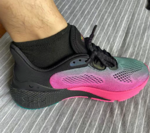 Giay Under Armour HOVR Machina 3 'Black Pink' 3025655-001