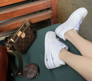 Giay Nike Air Force 1 LV8 3 GS 'Multiple Logos' CJ4092-100