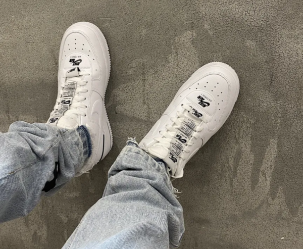 Giay Nike Air Force 1 LV8 3 GS 'Multiple Logos' CJ4092-100