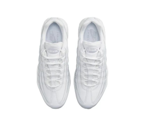 Giay Nike Air max 95 Receives A 'Triple White' FN7273-100