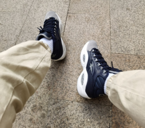 Giay Reebok Question Mid 'Georgetown (2020)' FX0987
