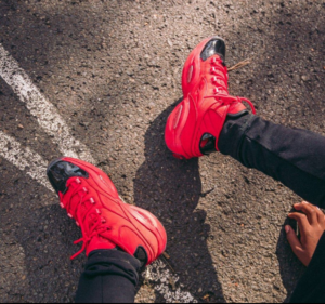 Giay Reebok Question Mid 'Heart Over Hype' FW5304