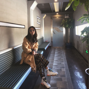 Alternative view of Giày Nike Jordan 6 Retro Bright Mango 384665-114