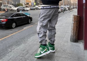 Giay Nike Air Force 1 Mid 'Off-White Pine Green' DR0500-300