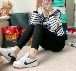 Giay Nike SB Dunk Low Pro 'White Gum' CD2563-101