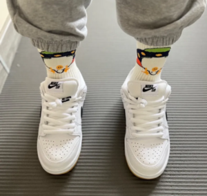 Giay Nike SB Dunk Low Pro 'White Gum' CD2563-101