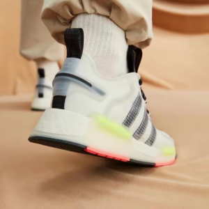 Giay Adidas NMD V3 'Crystal White Signal Green' GW3063