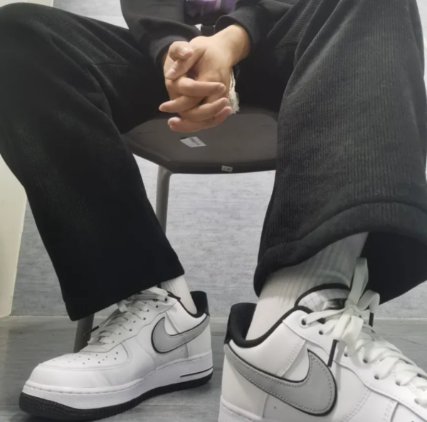 Giày Nike Air Force 1 '07 LV8 'White Wolf Grey' DC8873-101 - Ảnh 2