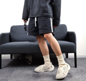 Alternative view of Dép Adidas Yeezy Foam Runner 'Sand' FY4567