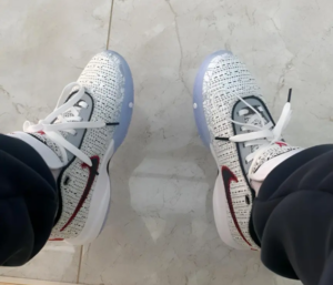 Giay Nike LeBron 20 GS 'The Debut' DQ8651-100